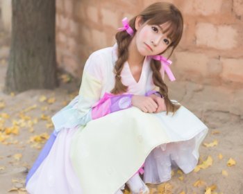 清纯白裙美女高清桌面壁纸