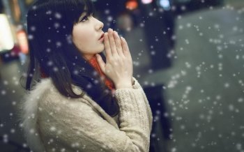 冬季清纯少女唯美高清壁纸