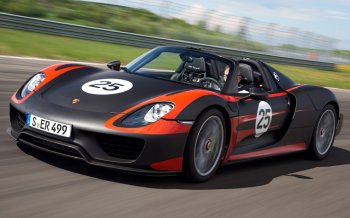 2013款保时捷918 Spyder跑车