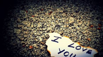 碎纸片I LOVE YOU意境背景图片素材