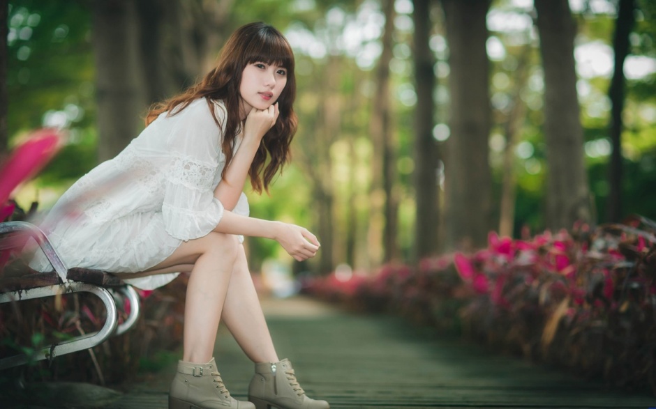 漂亮清新的美女ppt背景图片