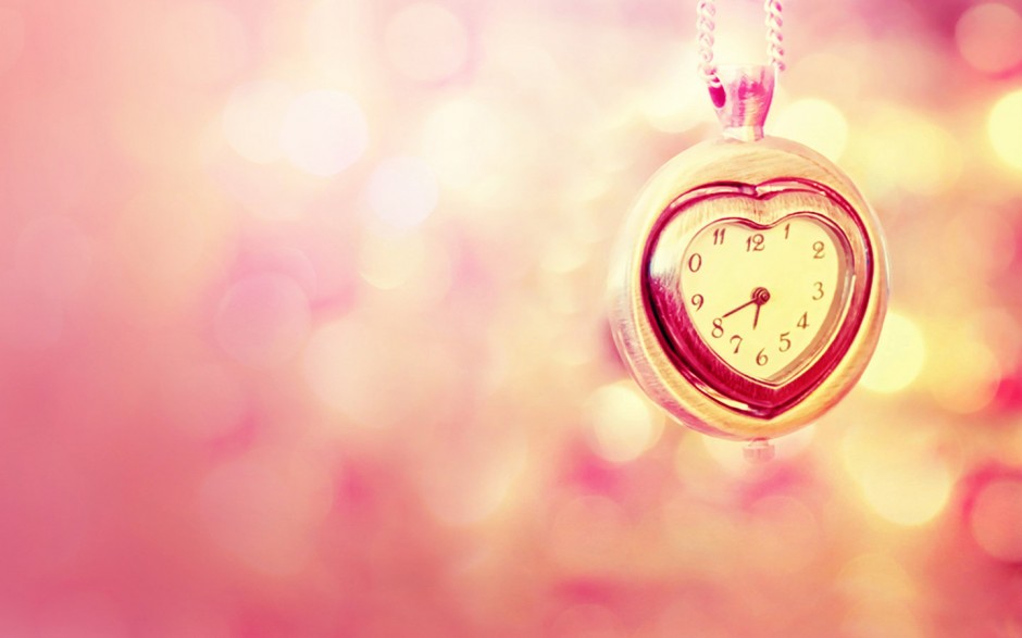 9张温暧爱心淡雅背景图