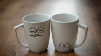 一对情侣杯子ppt背景图片