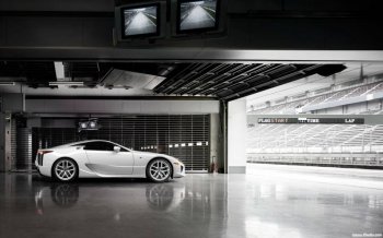 新款白色雷克萨斯凌志图片