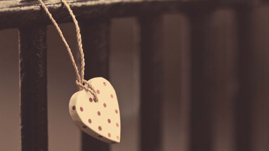 带爱心的ppt 淡雅唯美背景图