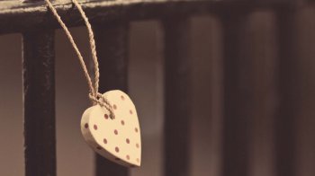 带爱心的ppt 淡雅唯美背景图