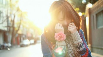 青春阳光美女ppt背景图片