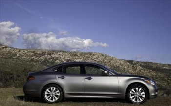 时尚漂亮的英菲尼迪M系轿车图片