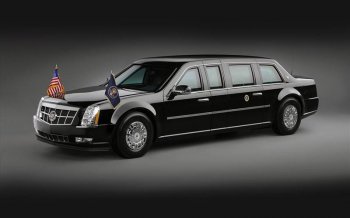 凯迪拉克汽车疾驰图片赏析