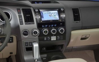 最新款丰田红杉精致写真图片