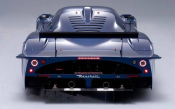 小型汽车公路特写图片