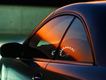 小汽车局部特写图片