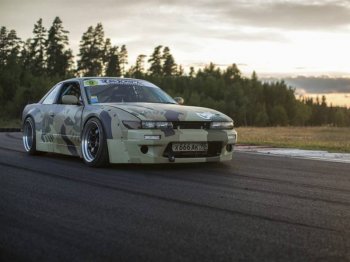 武装战斗尼桑改装跑车狂野图片