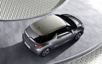 新款SUV轿车精美高清壁纸