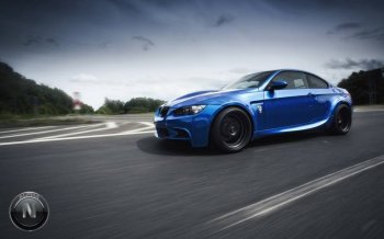 酷炫宝马跑车精美高清桌面壁纸