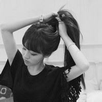 十月最热qq女生黑白头像