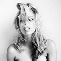 十月最热qq女生黑白头像