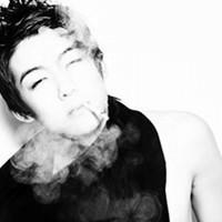 冷酷的非主流男生抽烟头像