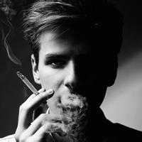 冷酷的非主流男生抽烟头像
