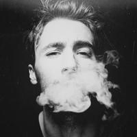 冷酷的非主流男生抽烟头像