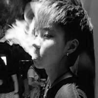 冷酷的非主流男生抽烟头像