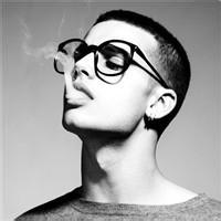 冷酷的非主流男生抽烟头像