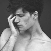 最新欧美帅哥黑白头像图片