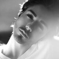 十月最新悲伤黑白头像图片