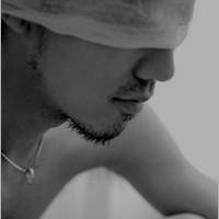 十月最新悲伤黑白头像图片