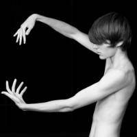 十月最新悲伤黑白头像图片