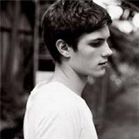 十月最新悲伤黑白头像图片