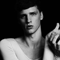 最新欧美帅哥黑白头像图片