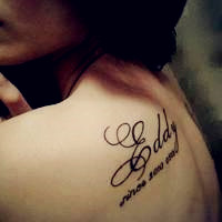 时尚简约小清新女生纹身头像