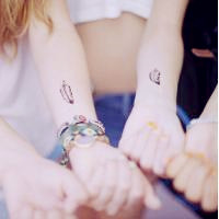 时尚简约小清新女生纹身头像