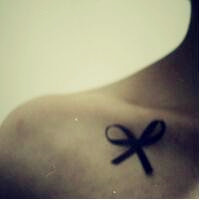 时尚简约小清新女生纹身头像