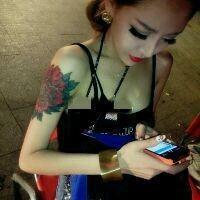 性感美女个性纹身微信头像