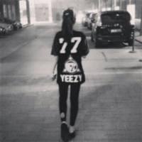 有气质的漂亮女生黑白qq头像