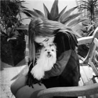 有气质的漂亮女生黑白qq头像