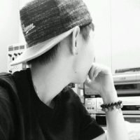 欧美范黑白伤感男生头像集锦