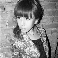 2016最新带字黑白女生头像