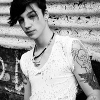 欧美风超拽帅哥纹身头像