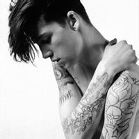 欧美风超拽帅哥纹身头像