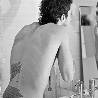 欧美风超拽帅哥纹身头像