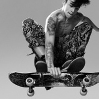 欧美风超拽帅哥纹身头像