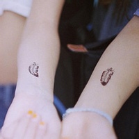 欧美风超拽帅哥纹身头像