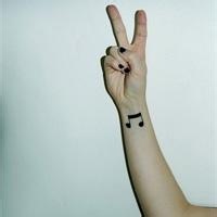 欧美风超拽帅哥纹身头像