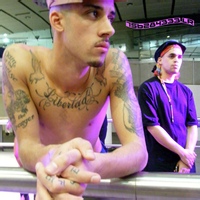 欧美风超拽帅哥纹身头像