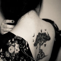 欧美风超拽帅哥纹身头像