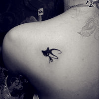 超唯美的非主流美女纹身头像