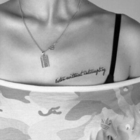 非主流女生纹身黑白微信头像图